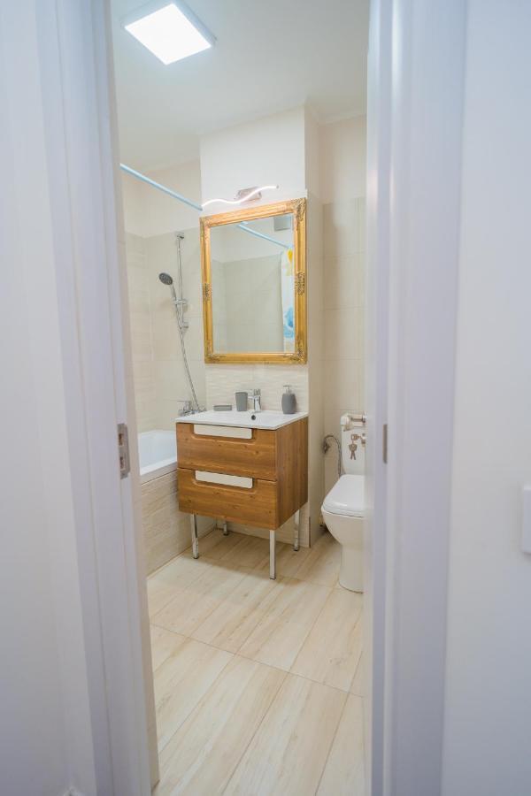 بوخارست Cozy & Spacious 2Br Apartment With Netflix المظهر الخارجي الصورة
